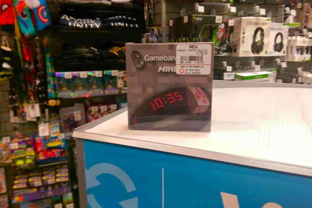 gameband for minecraft A Minecraftthemed clock nestled on a store counter, ready to wake you up faster than a Creeper explosion with its bright red digits. It's not just a timepiece; it's a blocky homage to your favorite virtual world.