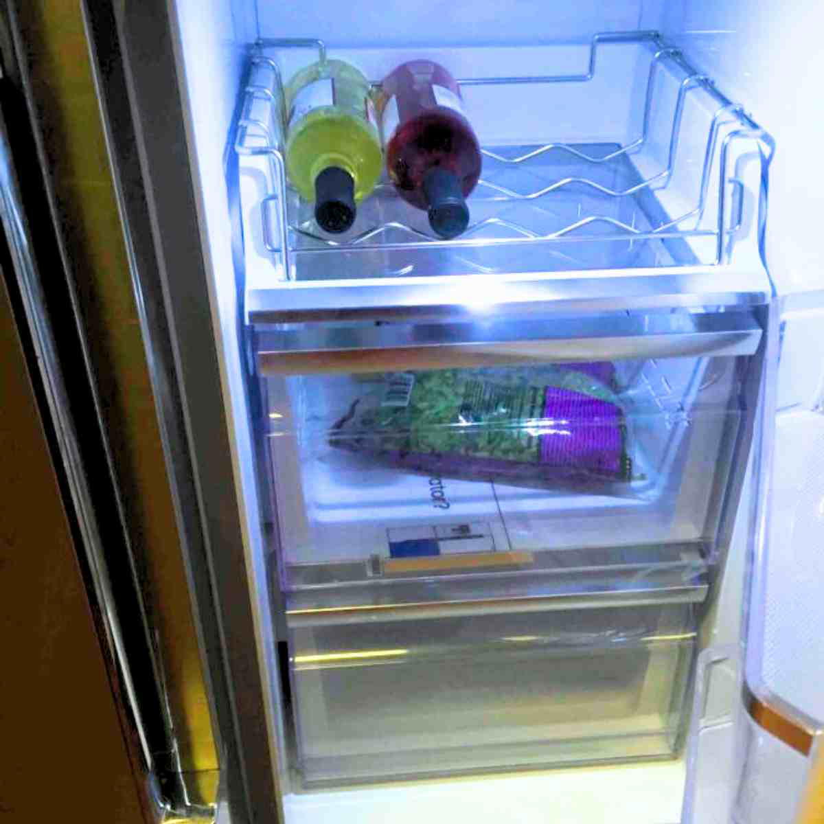 samsung flex door refrigerator freezer samsung flex door refrigerator offers 4 doors with the option to use the bottom 2 as freezer or 1 as a fridge.