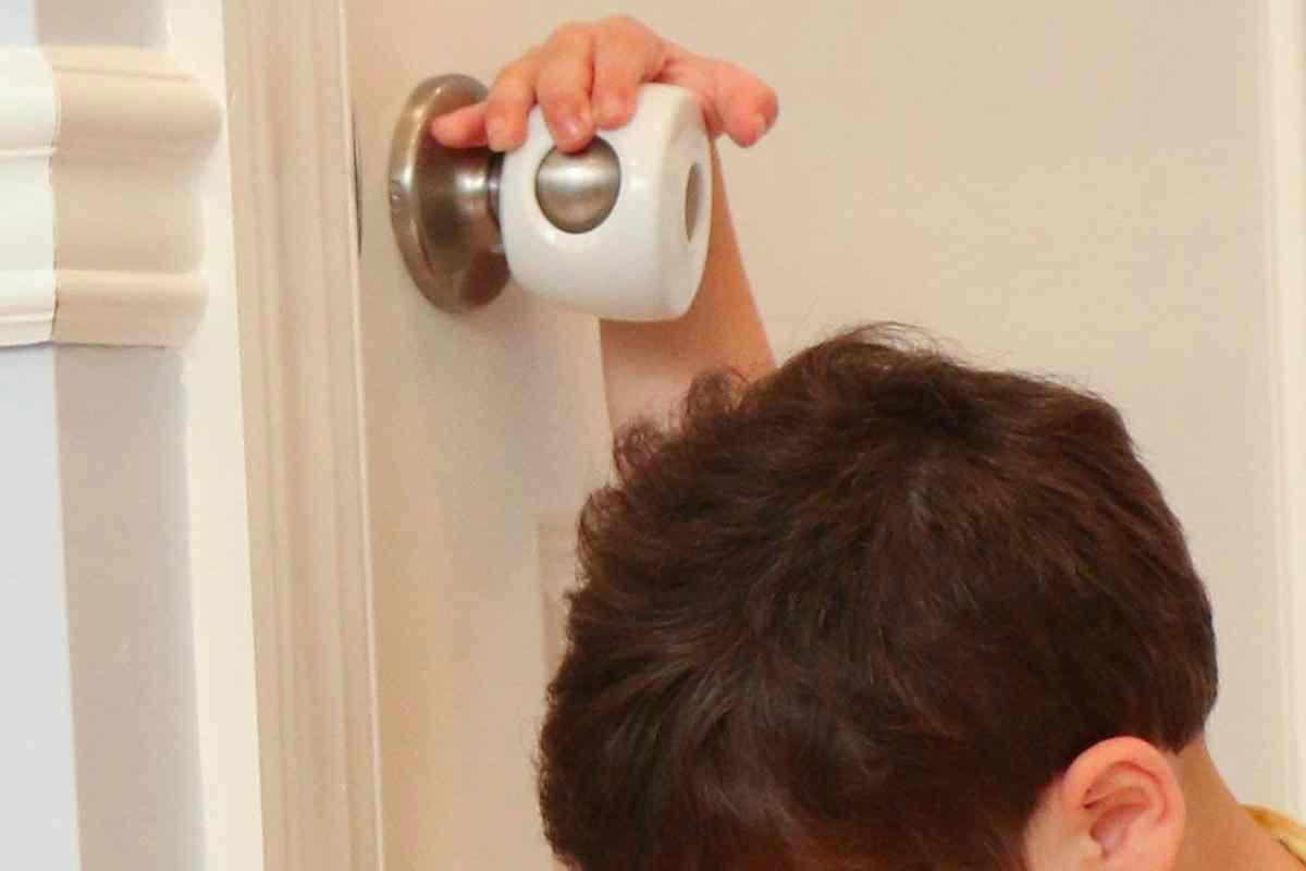 protect door knobs from toddlers door knob covers child safety