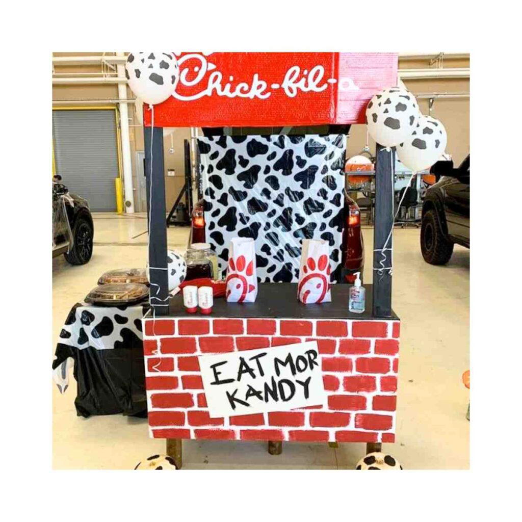 chick fil a trunk or treat car idea chick fil a trunk or treat back of suv